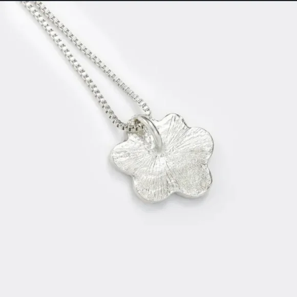 New Paw Print Rhinestone Necklace - Picture 4 of 4